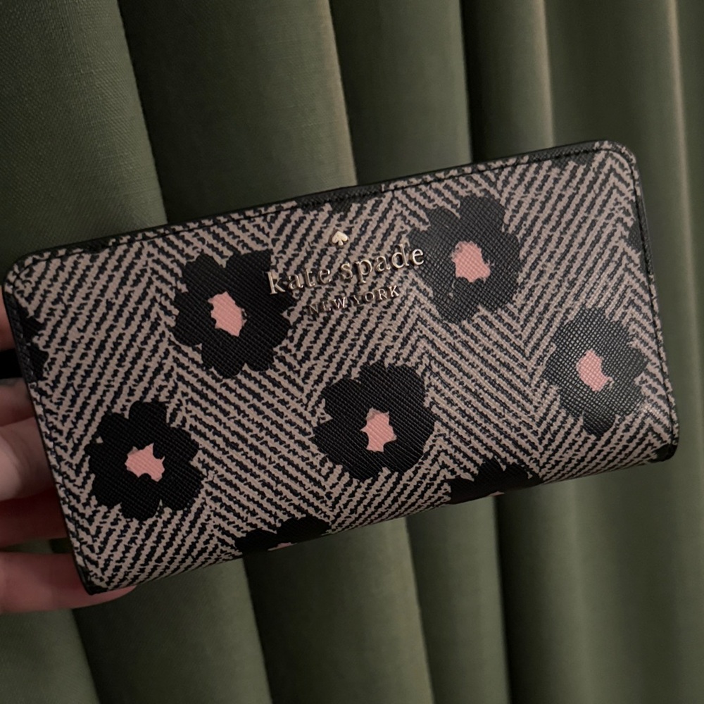 **see video** Kate Spade Black and Pink Patterned Wallet